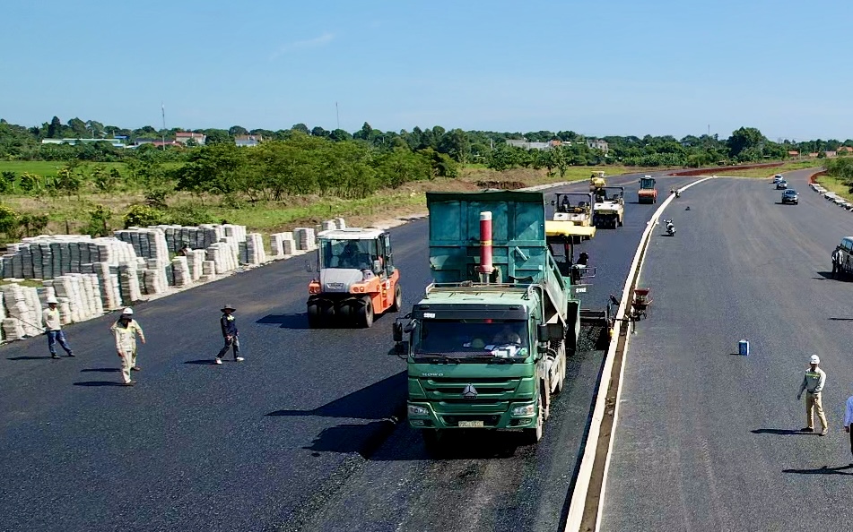 Cao tốc qua Bà Rịa - Vũng Tàu thảm được 13km nhựa- Ảnh 3.