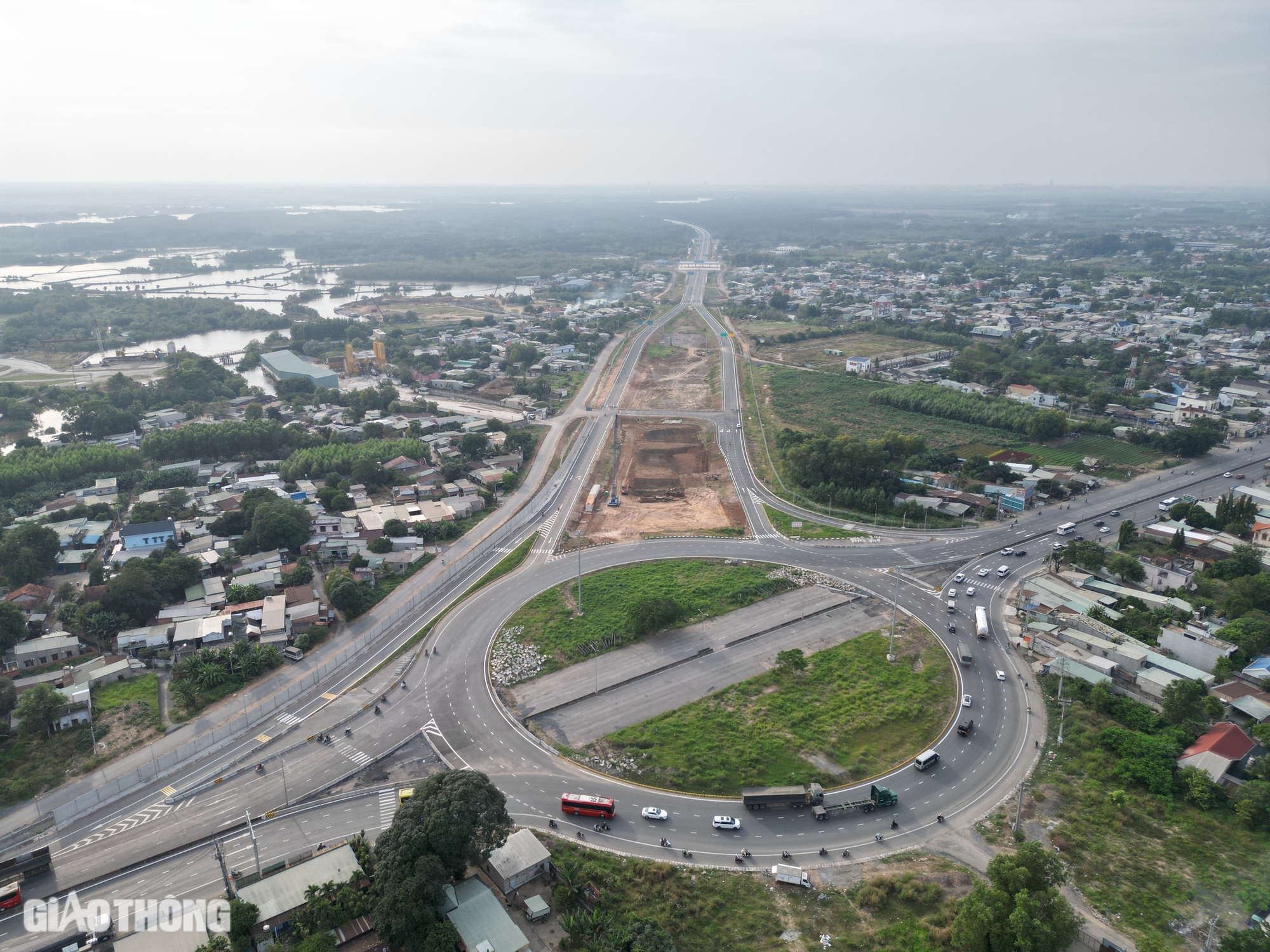 Ngày mai thông xe hai đoạn trên cao tốc Bến Lức - Long Thành- Ảnh 5.