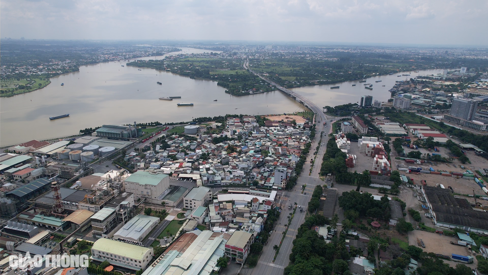 Từ 0h ngày 23/2, các phương tiện lưu thông thế nào khi kiểm định cầu Đồng Nai cũ?- Ảnh 2.