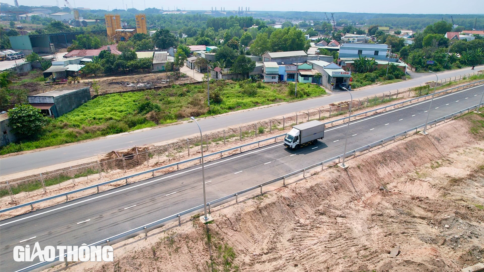 Xe vào cao tốc Bến Lức - Long Thành vẫn thưa thớt sau gần nửa tháng khai thác- Ảnh 3.