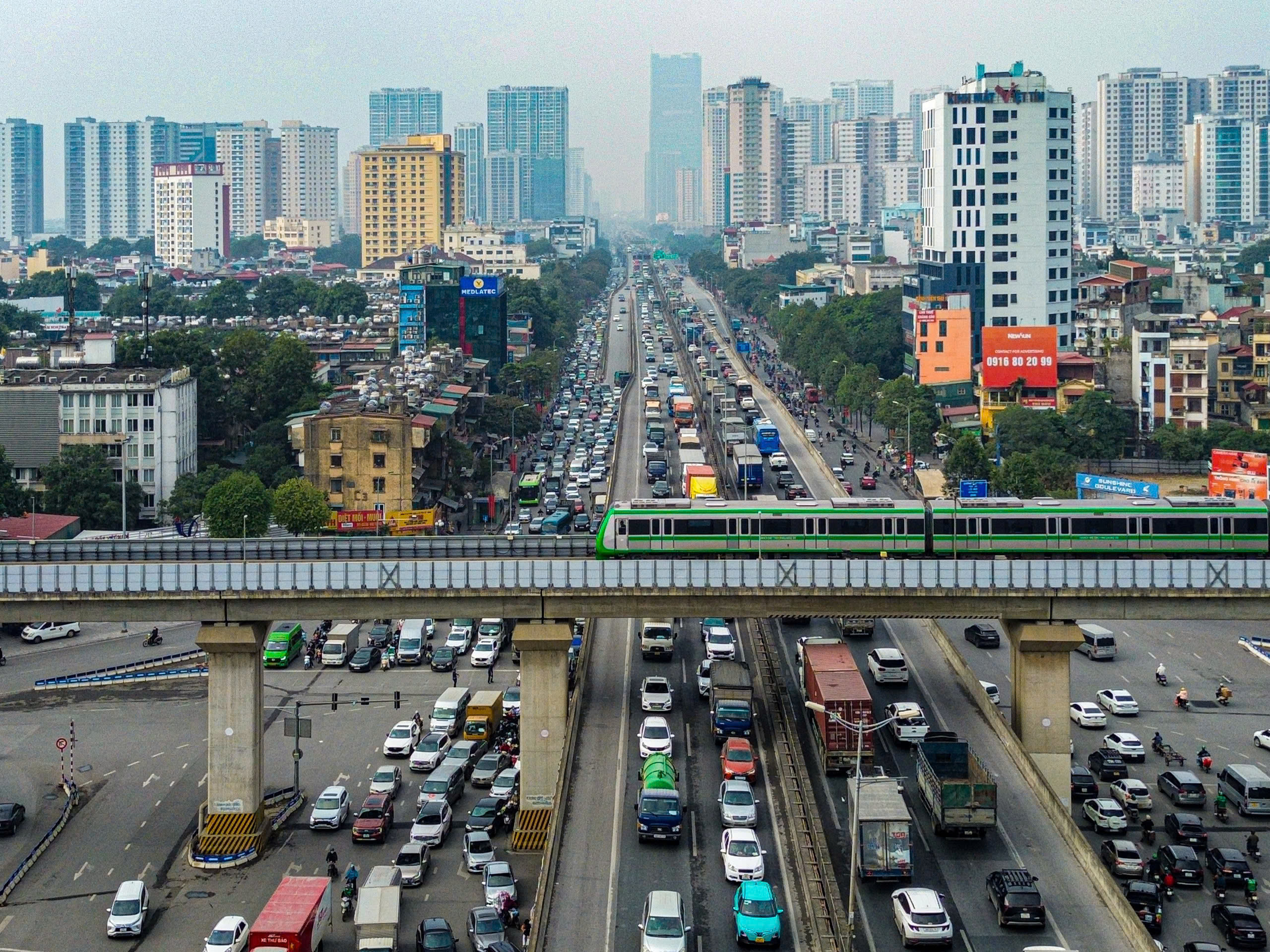 Hà Nội: Hai tuyến metro thu hút gần 75 nghìn hành khách dịp Tết- Ảnh 1.