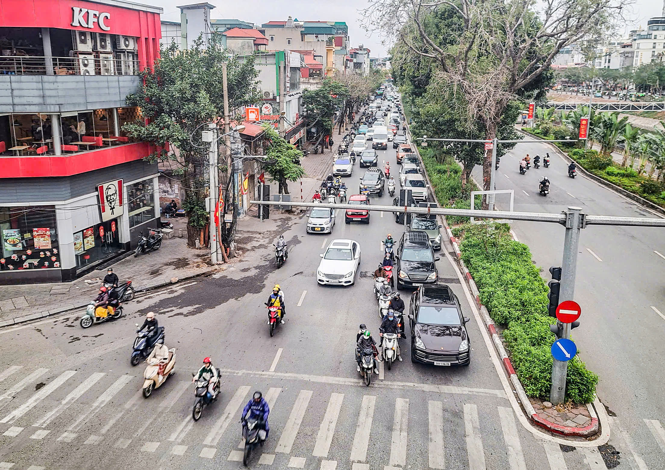 Hà Nội thông thoáng bất ngờ sau kỳ nghỉ tết Nguyên đán Ất Tỵ- Ảnh 11.