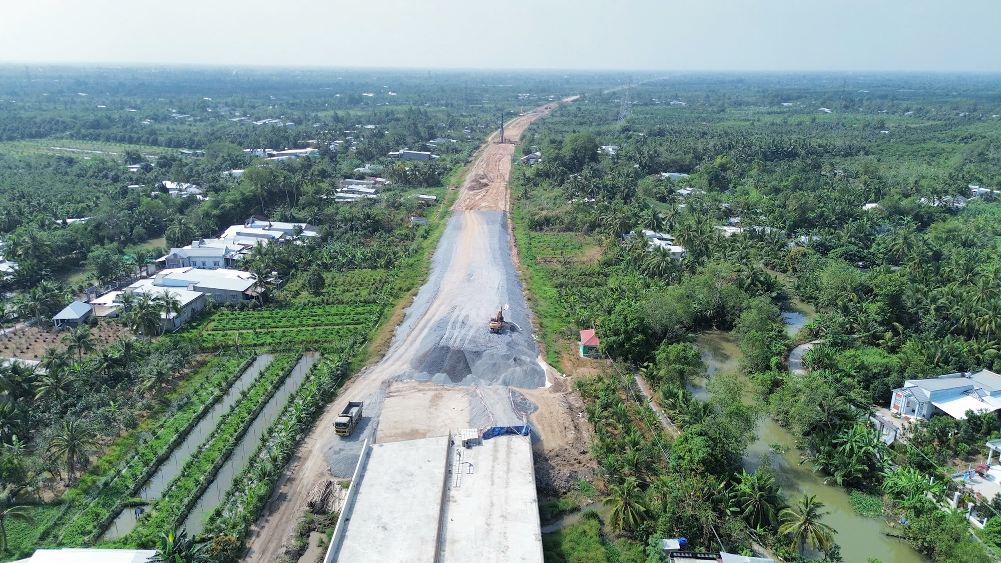 Cao tốc Cần Thơ - Cà Mau vẫn “đói” cát- Ảnh 1.