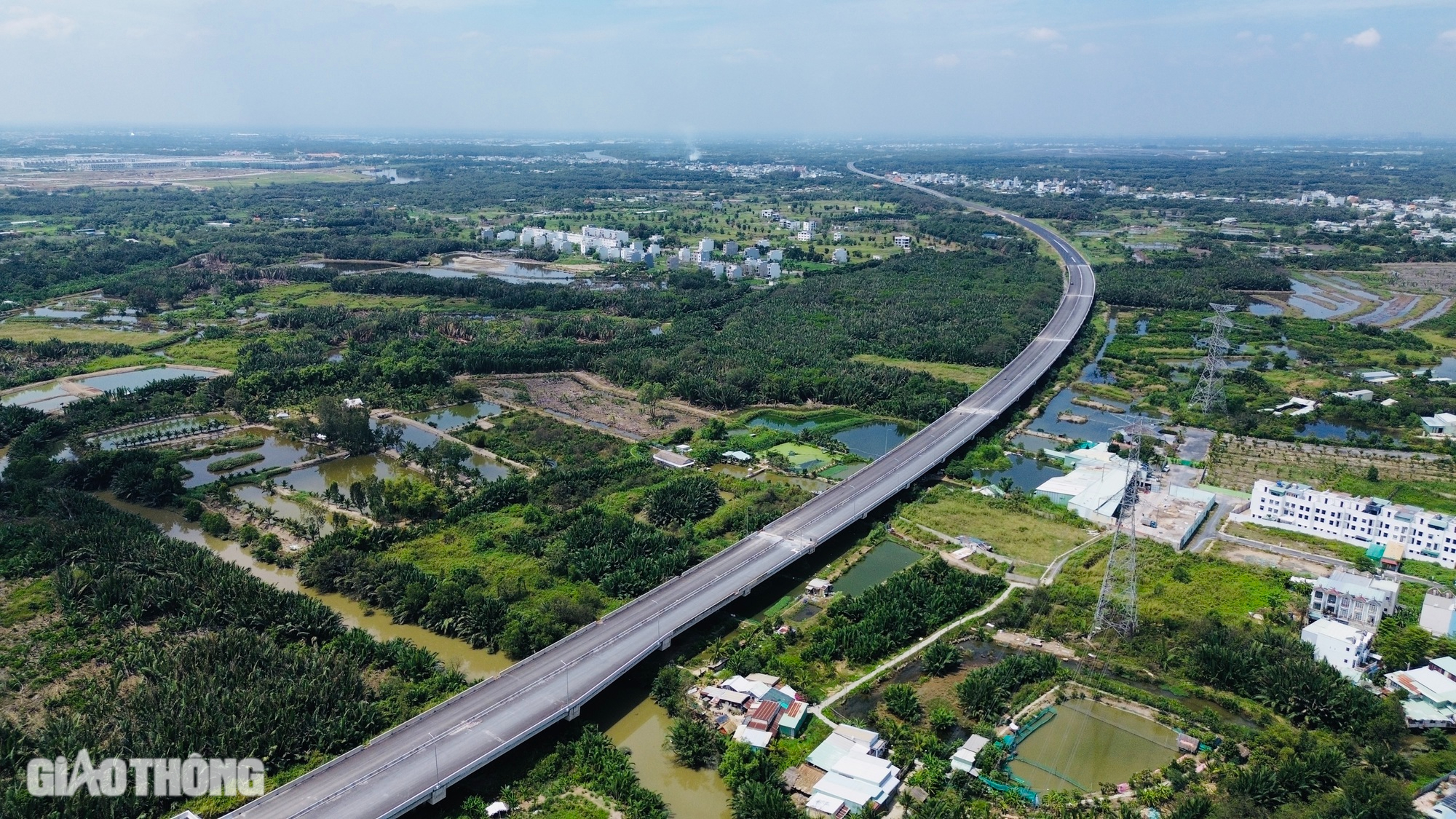 Thảm nhựa những mét nhựa cuối cùng đoạn 18,8km cao tốc Bến Lức - Long Thành- Ảnh 13.