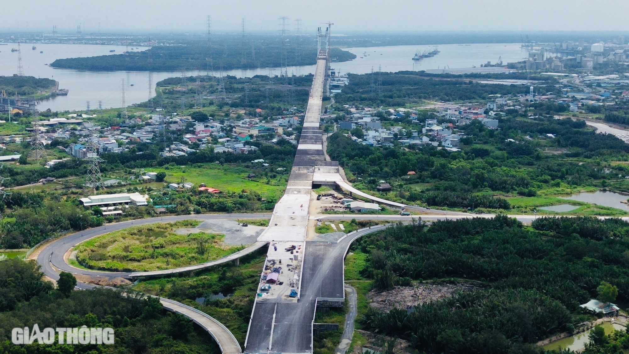 Thảm nhựa những mét nhựa cuối cùng đoạn 18,8km cao tốc Bến Lức - Long Thành- Ảnh 12.