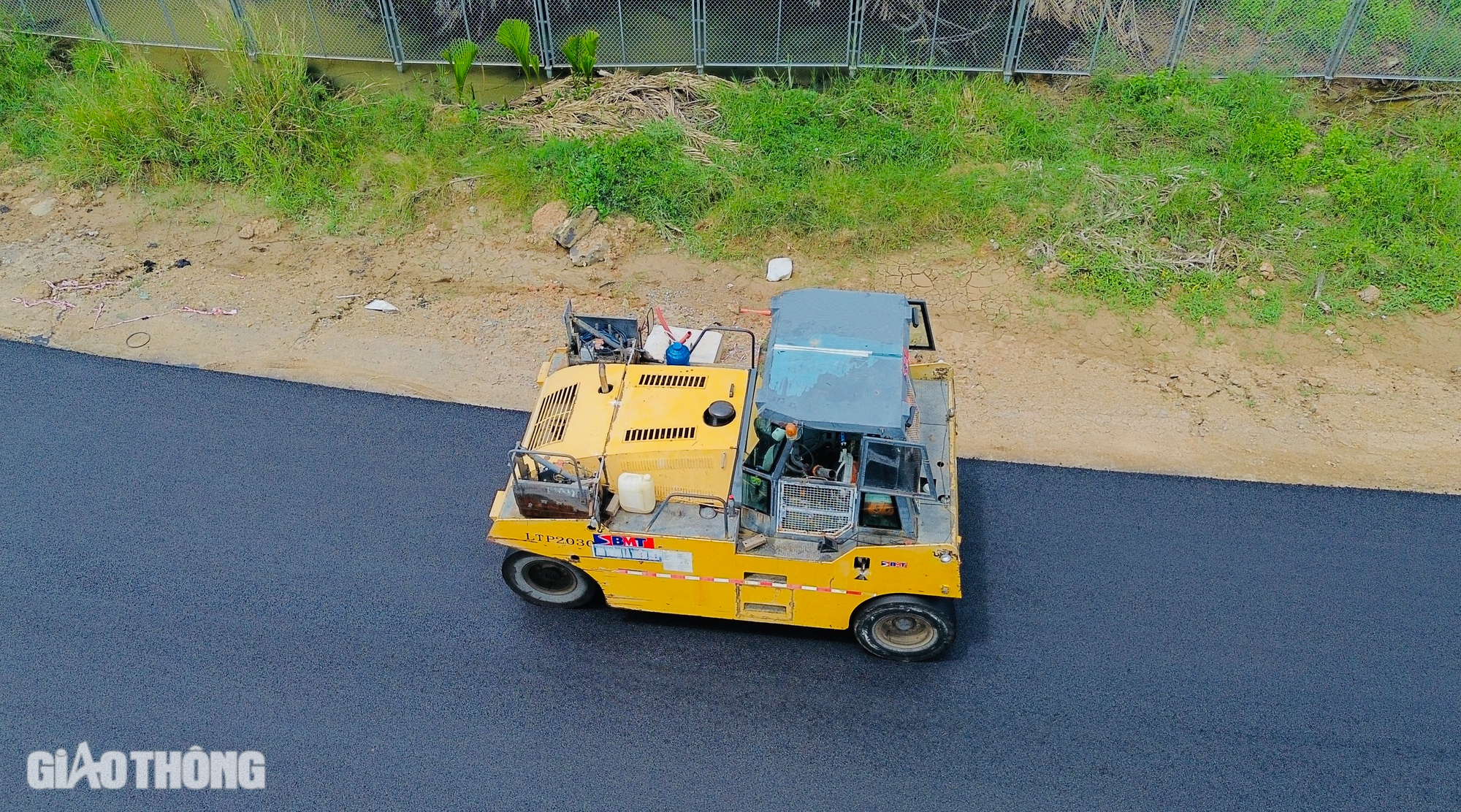 Thảm nhựa những mét nhựa cuối cùng đoạn 18,8km cao tốc Bến Lức - Long Thành- Ảnh 9.