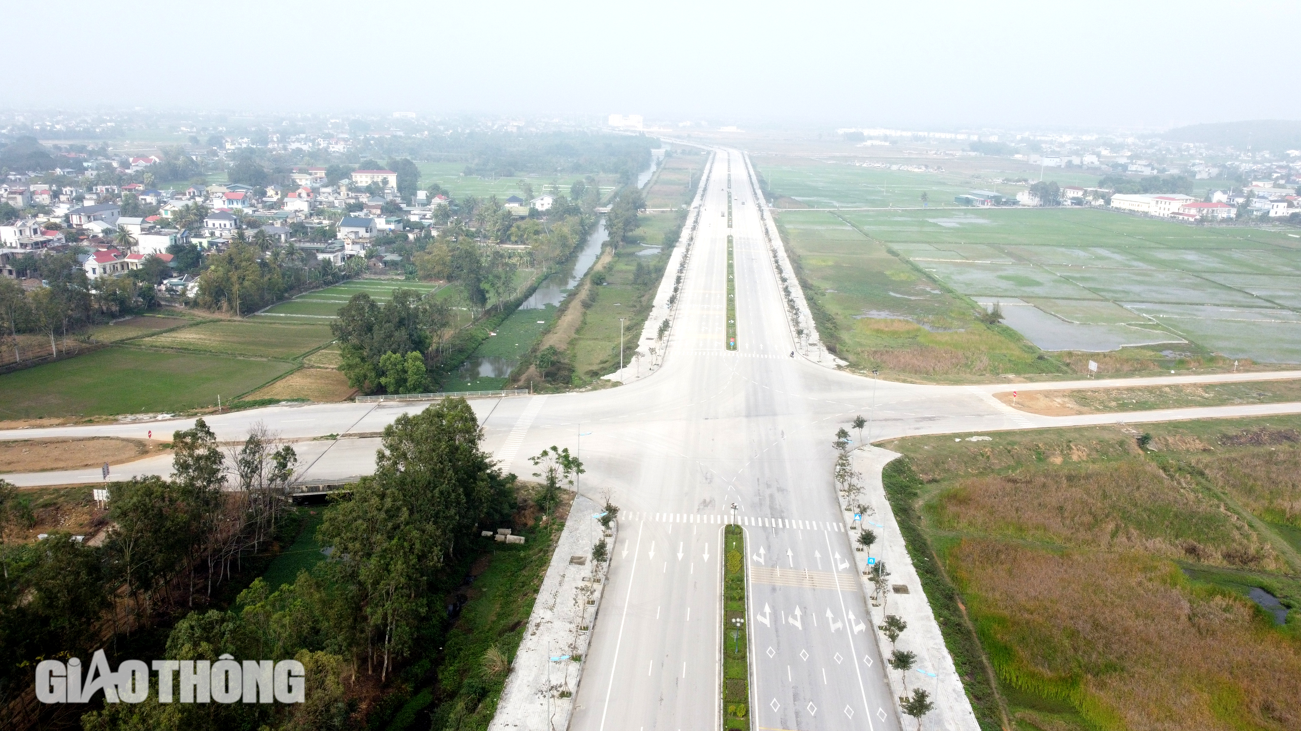 Chiêm ngưỡng tuyến đường ven biển đẹp như "dải lụa" ở xứ Thanh- Ảnh 3.