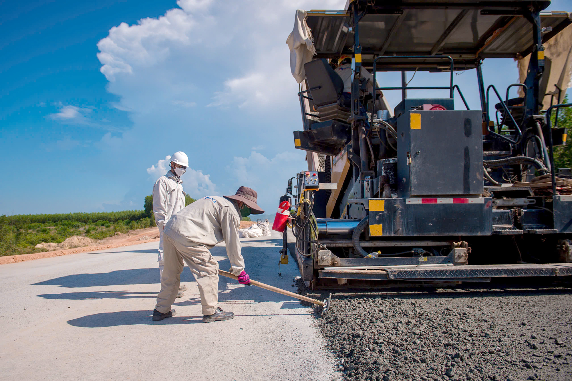 Nhà thầu cao tốc vẫn gặp khó vì thiếu đá- Ảnh 1.