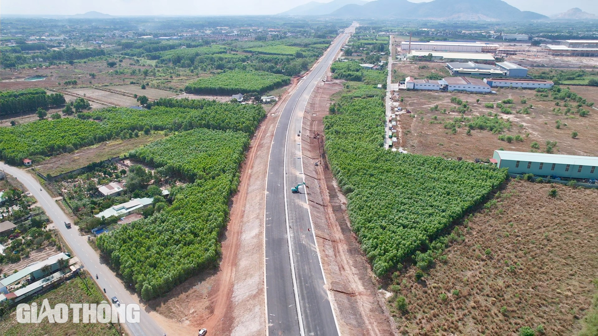 Ngắm gần 20km cao tốc qua Bà Rịa - Vũng Tàu sẽ thông xe kỹ thuật dịp 30/4- Ảnh 1.