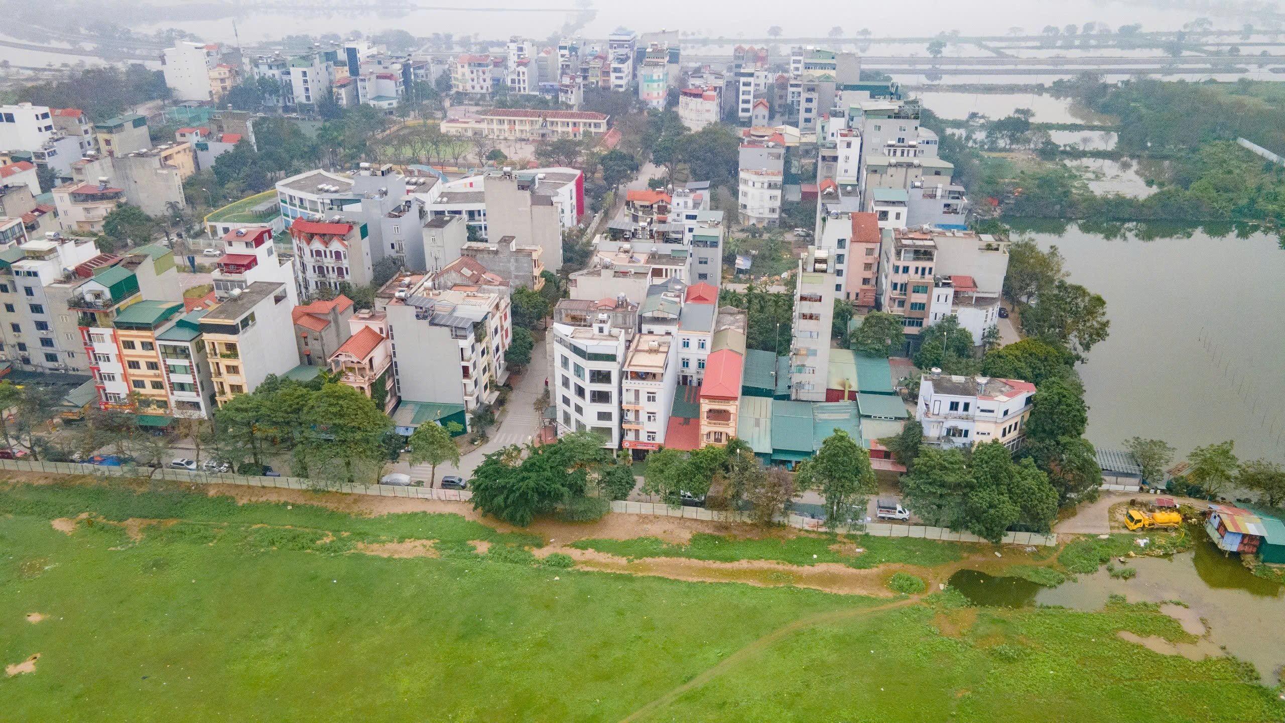 Toàn cảnh khu vực thi công bến xe khách Yên Sở sau 10 năm chờ đợi- Ảnh 6.