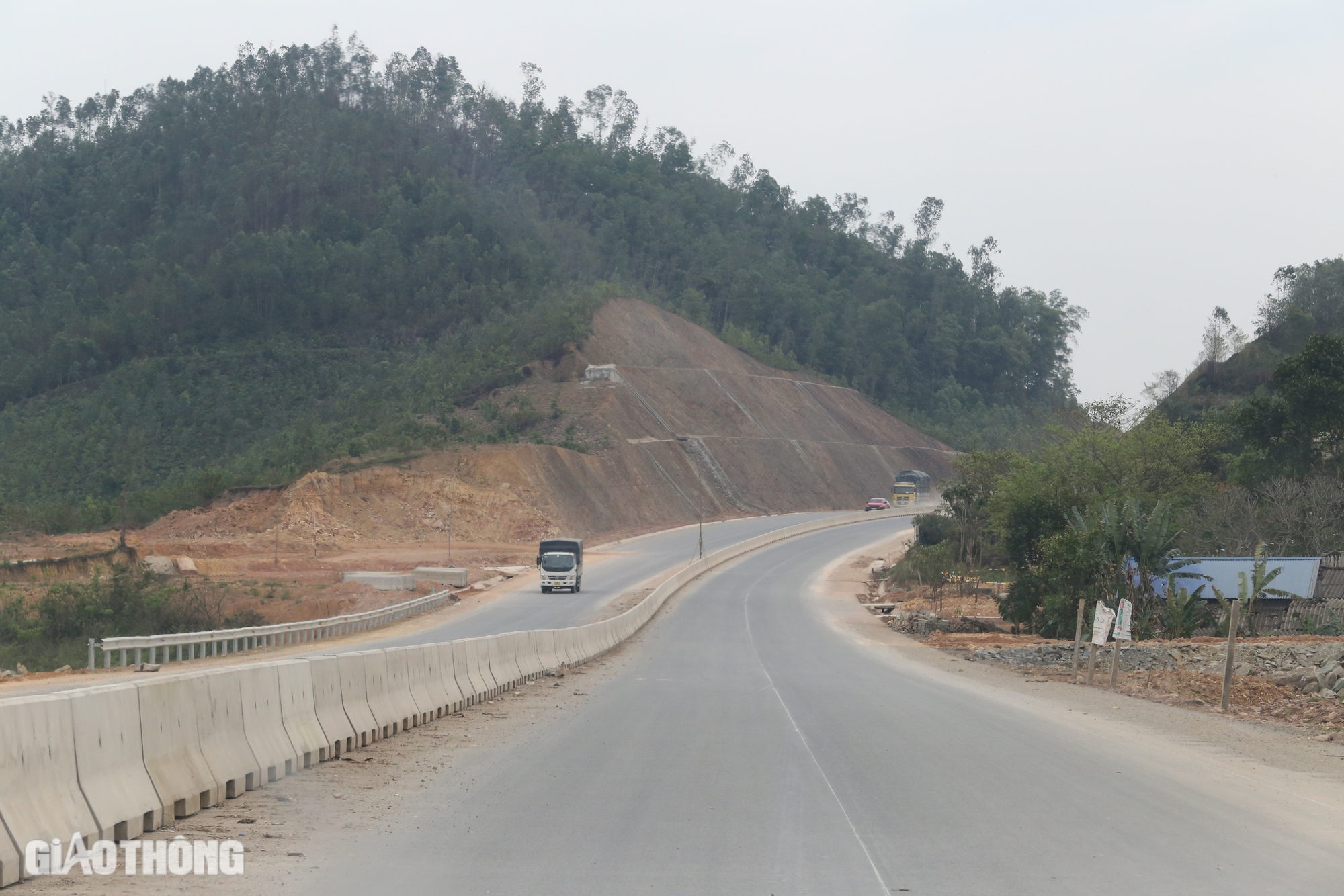 Diện mạo đường liên kết vùng hơn 4.200 tỷ ở Thái Nguyên trước ngày hoàn thành- Ảnh 2.