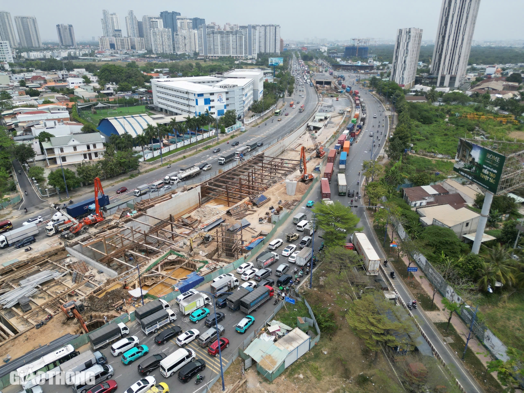 Ngắm hầm chui tại nút giao hoành tráng nhất TP.HCM sắp thông xe- Ảnh 8.