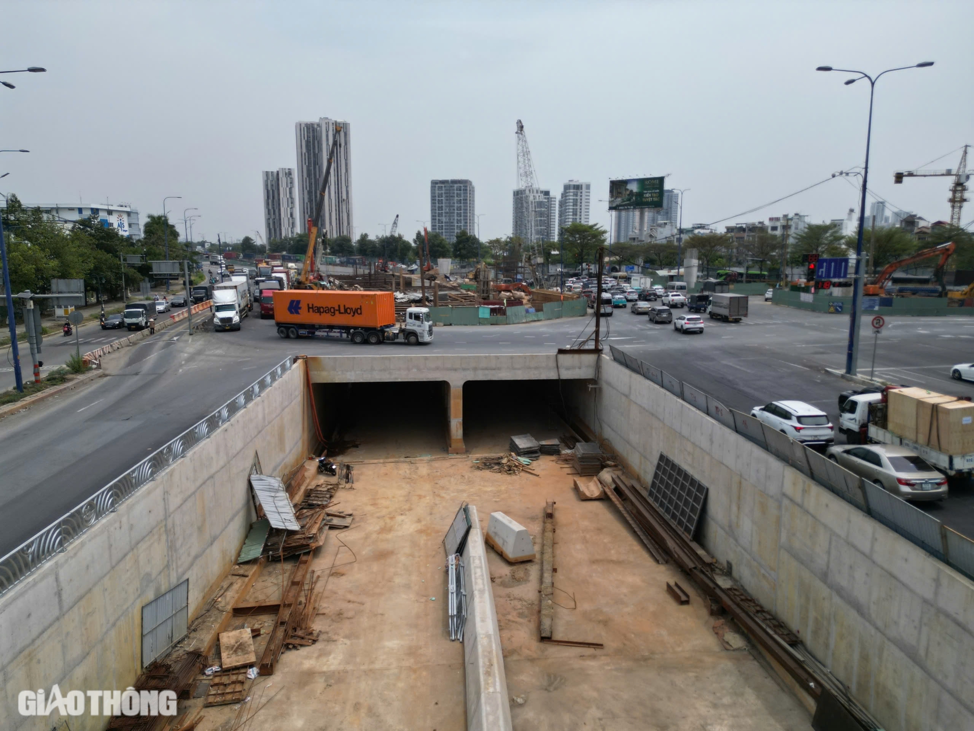 Ngắm hầm chui tại nút giao hoành tráng nhất TP.HCM sắp thông xe- Ảnh 3.