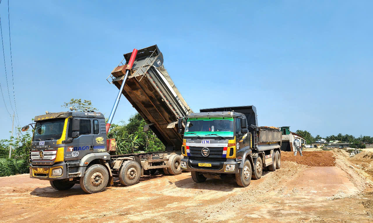 Dự án đường 2.100 tỷ ở Quảng Ngãi rầm rập tiếng máy sau chỉ đạo của Thủ tướng- Ảnh 1.