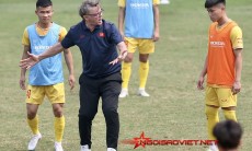 HLV Philippe Troussier loại bỏ 13 cầu thủ của U23 Việt Nam