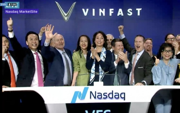 Diễn biến giá cổ phiếu VFS của VinFast sau một ngày chào sàn Mỹ