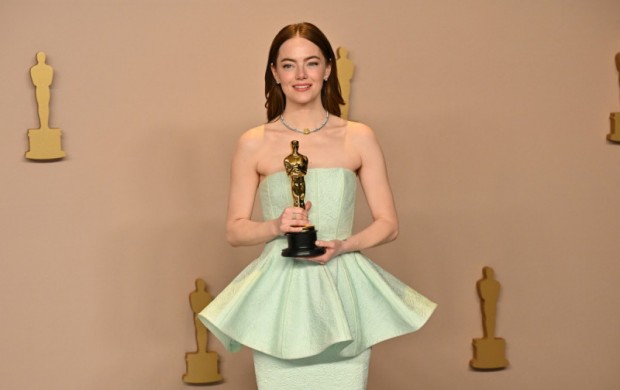Emma Stone: Hành Trình Từ Bạn Gái Người Nhện Đến Mỹ Nhân 2 Lần Đoạt Giải Oscar