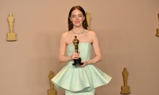 Emma Stone: Hành Trình Từ Bạn Gái Người Nhện Đến Mỹ Nhân 2 Lần Đoạt Giải Oscar