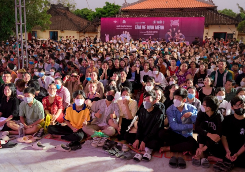 2000 người dân xã Định Yên được xem phim miễn phí của Lý Hải