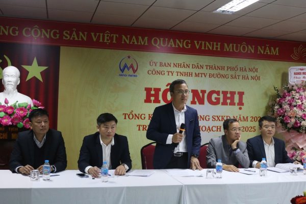 Metro Hà Nội đặt mục tiêu phục vụ hơn 19 triệu hành khách năm 2025- Ảnh 1.