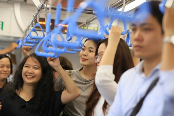 Tàu điện metro Bến Thành - Suối Tiên chạy xuyên đêm giao thừa- Ảnh 1.