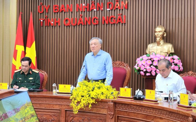 Phó thủ tướng: Hết tháng 3, xử lý dứt điểm vướng mắc tại 4 dự án cao tốc qua miền Trung- Ảnh 1.