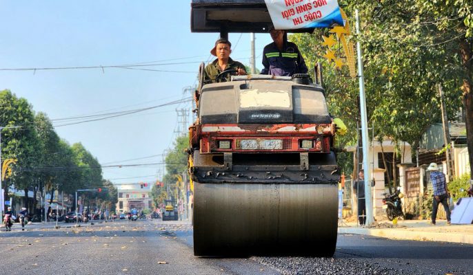 Quảng Ngãi: Nước rút hoàn thành đường Phạm Văn Đồng và quảng trường trăm tỷ- Ảnh 1.